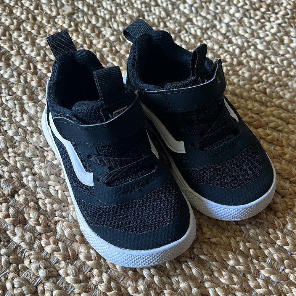 Vans ultra range shoes TODDLER SIZE 6.5